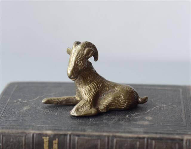 フランスのブロカントから 真鍮のヤギ オブジェ ブラス フィギュア