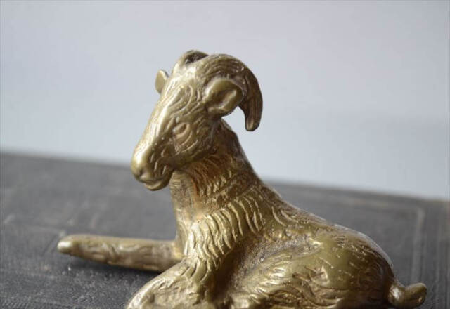 フランスのブロカントから 真鍮のヤギ オブジェ ブラス フィギュア