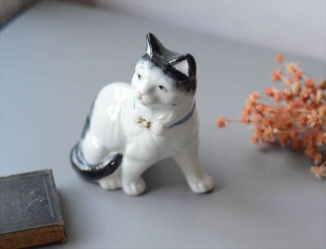 英国ビンテージ　可愛過ぎる猫ちゃんの陶器オブジェ 英国ビンテージ 可愛過ぎる猫ちゃんの陶器オブジェ