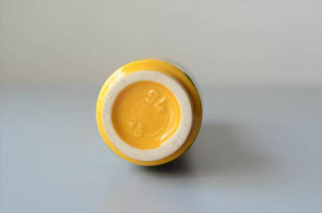 ドイツ製 かわいい絵付けとイエロー陶器の花瓶 花器 一輪挿し