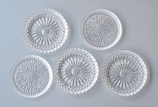 フランスのブロカントから ガラスのコースター 5枚セット プレート 小皿 ヴィンテージ アンティーク 蚤の市 _251017