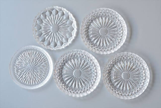 フランスのブロカントから ガラスのコースター 5枚セット プレート 小皿 ヴィンテージ アンティーク 蚤の市 _251017