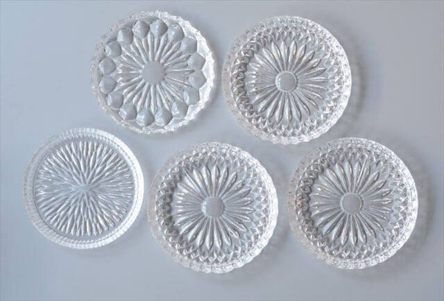 フランスのブロカントから ガラスのコースター 5枚セット プレート 小皿 ヴィンテージ アンティーク 蚤の市 _251017