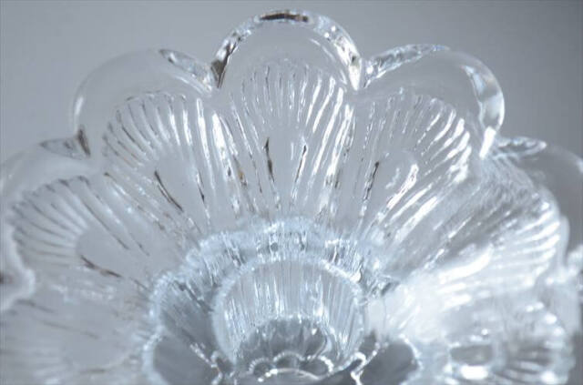 スウェーデン製 Nybro Flower ガラスキャンドルホルダー Paul Isling ヴィンテージ アンティーク_251027