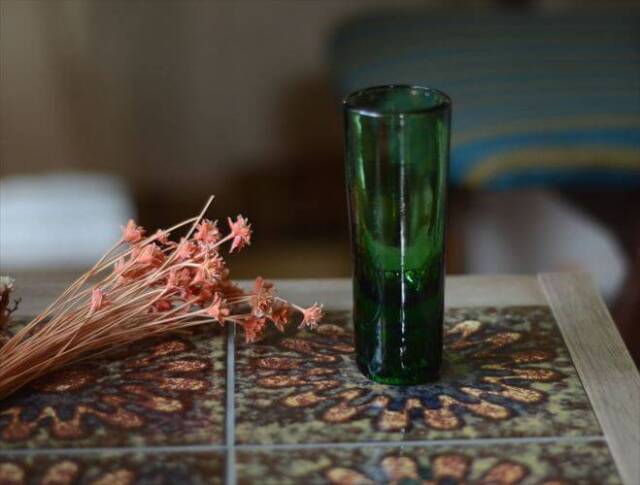 フィンランドから きれいなグリーンガラスの花瓶 iittala L?yt