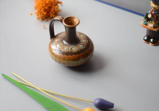 ドイツ製 ミッドセンチュリー期のArt Pottery 陶器の花瓶 花器