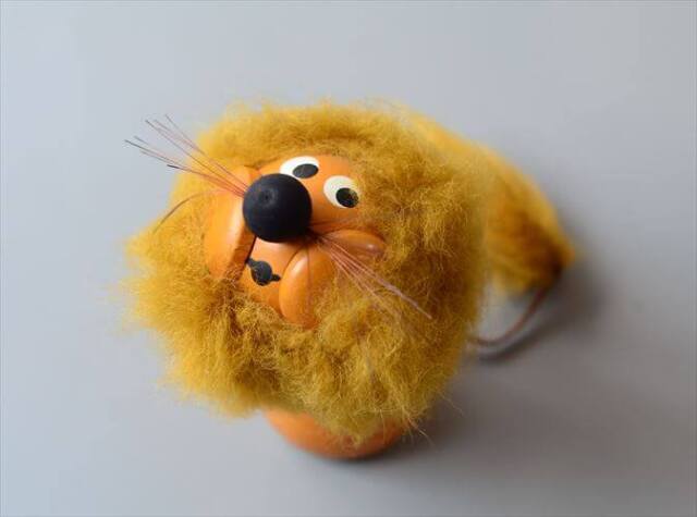 ドイツから かわいいライオンのオブジェ 置物  木製 飾り フィギュア 人形 アンティーク ヴィンテージ_250206