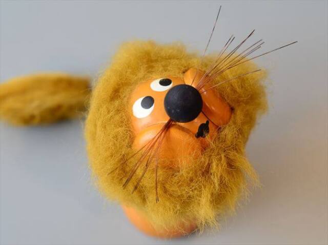 ドイツから かわいいライオンのオブジェ 置物  木製 飾り フィギュア 人形 アンティーク ヴィンテージ_250206