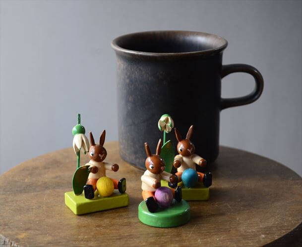 ドイツ製 ヴィンテージ かわいい木製のイースターバニー ハンドメイド 木工芸品 うさぎ 置物 フィギュア_260318