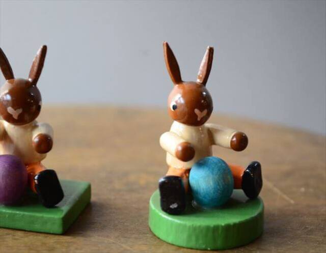 ドイツ製 ヴィンテージ かわいい木製のイースターバニー ハンドメイド 木工芸品 うさぎ 置物 フィギュア_260318