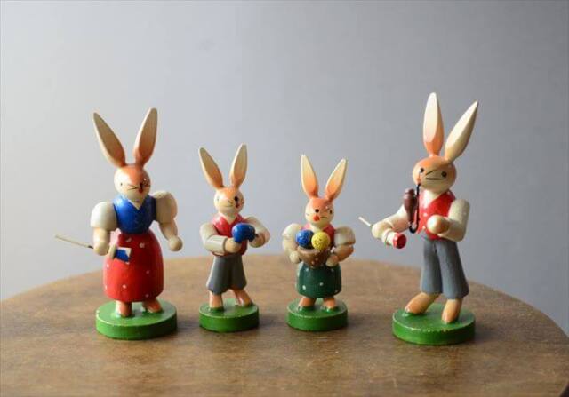 ドイツ製 ヴィンテージ かわいい木製のイースターバニー ハンドメイド 木工芸品 うさぎ 置物 フィギュア_260318