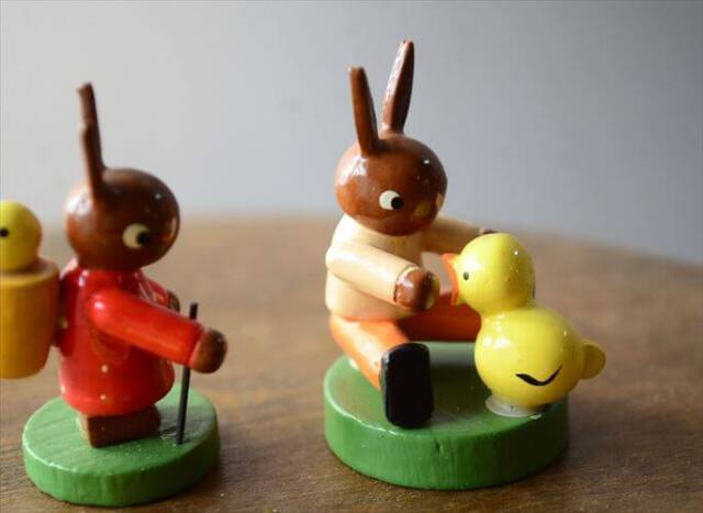 ドイツ製 ヴィンテージ かわいい木製のイースターバニー ハンドメイド 木工芸品 うさぎ 置物 フィギュア_260318