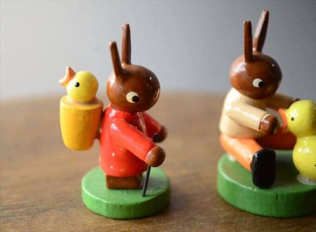 ドイツ製 ヴィンテージ かわいい木製のイースターバニー ハンドメイド 木工芸品 うさぎ 置物 フィギュア_260318