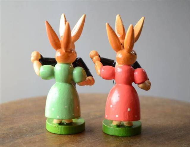ドイツ製 ヴィンテージ かわいい木製のイースターバニー ハンドメイド 木工芸品 うさぎ 置物 フィギュア_260318