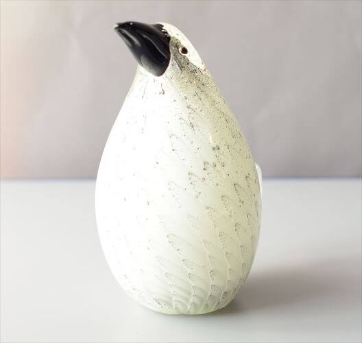 フィンランドから キレイなホワイト ガラスのペンギン 小鳥 フィギュア 北欧 バード オブジェ ヴィンテージ_260403