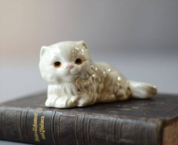 西ドイツ製 Goebel 白磁の白ネコ オブジェ ディスプレイ ゲーベル 猫 磁器 インテリア ヴィンテージ アンティーク