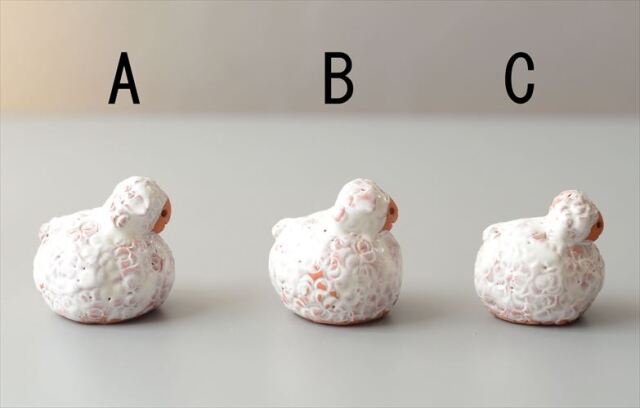 ドイツから 丸みがかわいい陶器の羊 オブジェ 置物 フィギュア インテリア ヴィンテージ アンティーク_260527