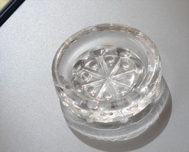フィンランド製 Riihimaen Lasi Lumitahti 雪の結晶のガラストレー Nanny Still ガラス皿 トレイ 北欧 ヴィンテージ