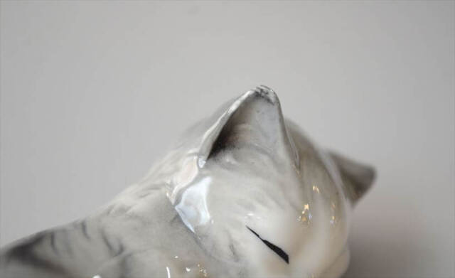 ドイツから かわいい陶器のネコ オブジェ フィギュア 猫 置物 インテリア ヴィンテージ アンティーク_260724