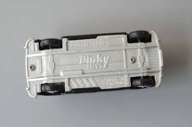 イングランド製 ヴィンテージ Dinky Toys AUSTIN TAXI ディンキー