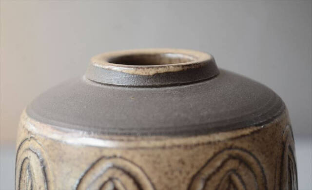 ドイツから ヴィンテージ 陶器の花瓶 Art pottery 花器 一輪挿し