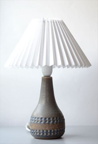 デンマーク製 SOHOLM 渋いレリーフのデスクランプ スーホルム 北欧 照明 テーブル ライト ヴィンテージ アンティーク