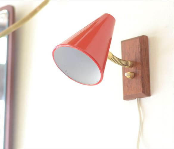 デンマーク製 メタルシェードとチークのウォールライト ピクチャーランプ 壁掛け 北欧 ヴィンテージ照明 アンティーク