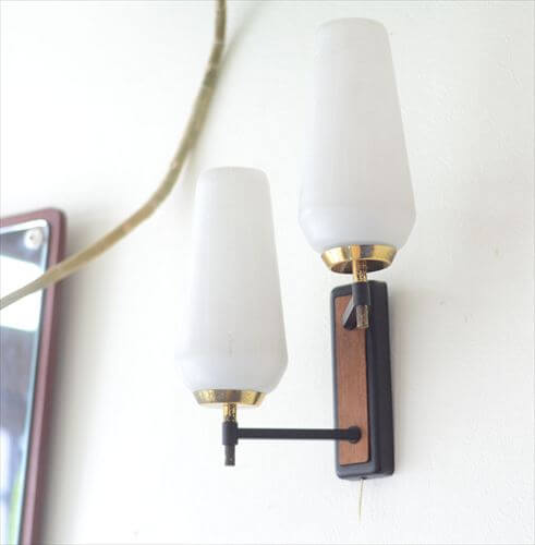 ドイツから ミルクガラスのウォールライト2灯 スコンス 燭台 ピクチャーランプ 壁付け 照明 ヴィンテージ アンティーク