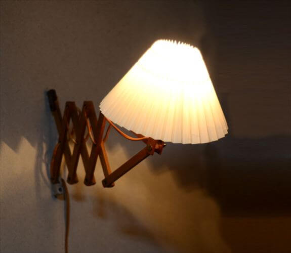 デンマークから 木製のシザーランプ シェード付き 壁付け 壁掛け ウォールライト 北欧照明 ヴィンテージ アンティーク