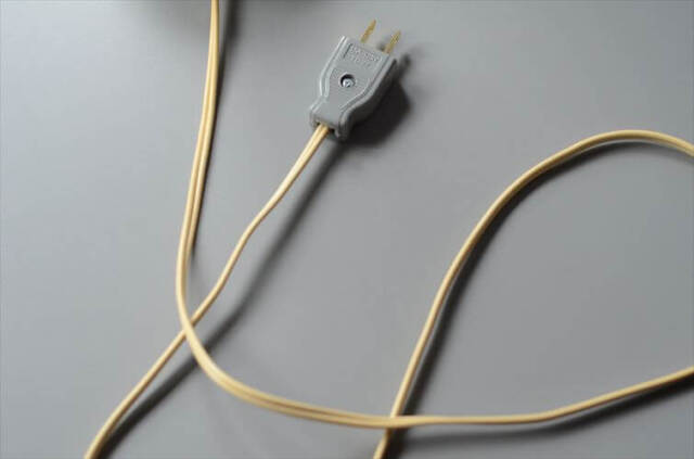 デンマークから チークと思われる デスクランプ シェード付き ストーンウェア 北欧 照明 テーブル ライト アンティーク