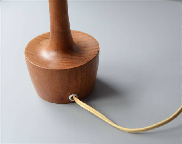 デンマークから チークと思われる デスクランプ シェード付き ストーンウェア 北欧 照明 テーブル ライト アンティーク