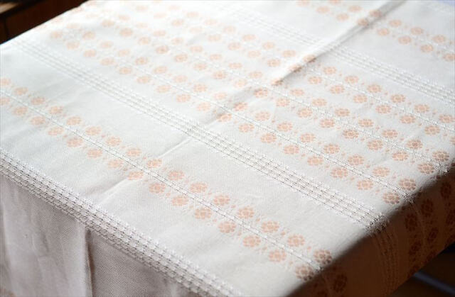 デンマークから ヴィンテージ ハンド刺繍 テーブルクロス 126x73cm テーブルリネン ファブリック アンティーク
