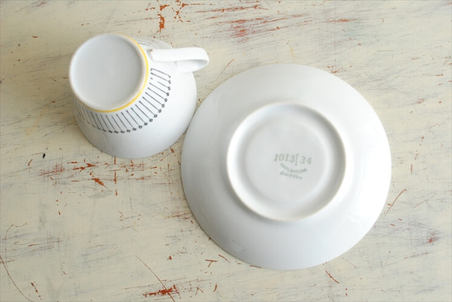 スウェーデン製 Upsala Ekeby Karlskrona こぶりなカップ＆ソーサー  ウプサラエクビー 磁器 陶器 北欧食器 アンティーク