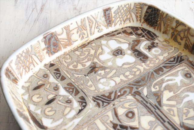 ロイヤルコペンハーゲン fajance Marianne スクエアトレイ ヴィンテージデンマーク製スクエアトレー 風格高い仕上がり