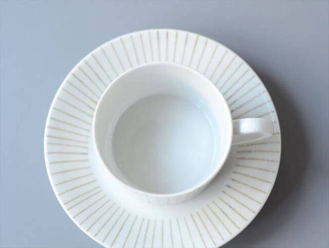 ARABIA製デミタスカップ4客フィンランド Arabia製デミタスカップ＆ソーサー - ANTIQUE LEAVES