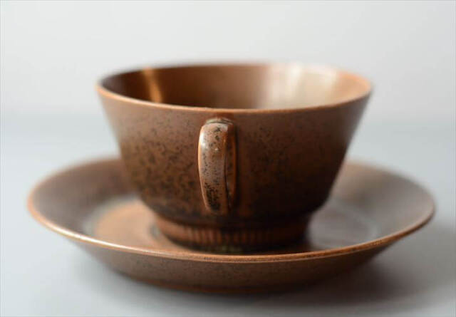 デンマーク製 KNABSTRUP Noddebo ブラウン カップ&ソーサー ナブ