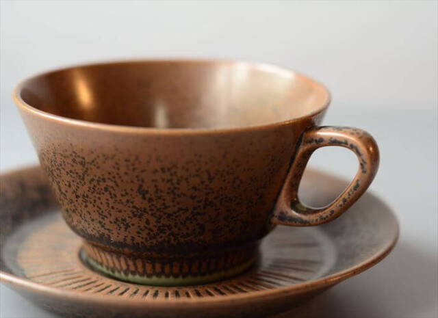 デンマーク製 KNABSTRUP Noddebo ブラウン カップ&ソーサー ナブ