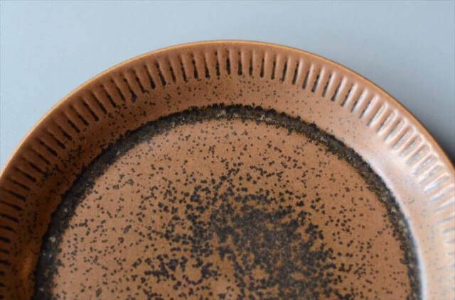 デンマーク製 KNABSTRUP Noddebo ブラウン 17.5cm プレート お皿 ナブストラップ Johannes Hansen 北欧 食器 ヴィンテージ_250402
