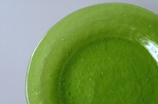 フィンランド製 Humppila Talonpoika グリーンガラスのプレート 16cm