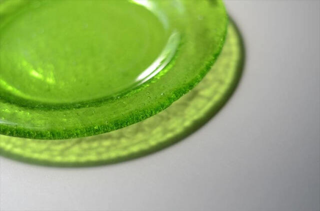 フィンランド製 Humppila Talonpoika グリーンガラスのプレート 16cm