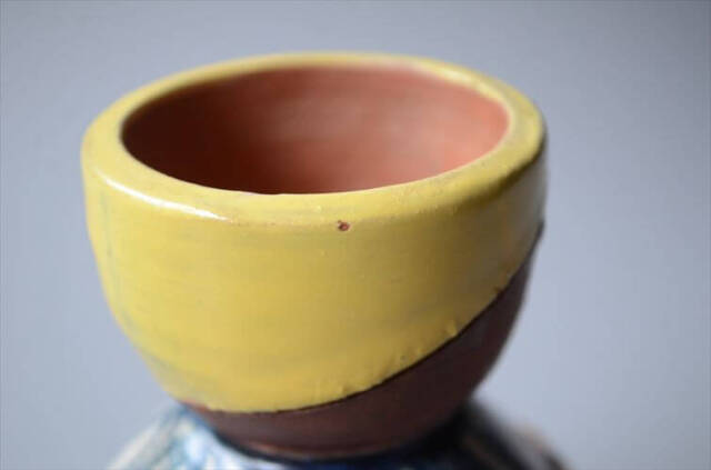 ドイツから かわいい女の子のエッグカップ エッグスタンド 木の