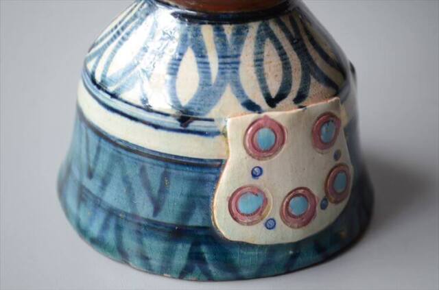 ドイツから かわいい女の子のエッグカップ エッグスタンド 木の