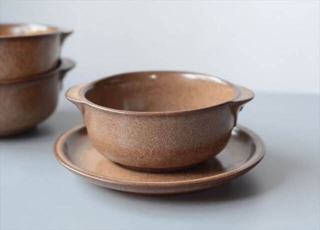ドイツから 味のあるブラウンのソーサー付 深皿 スープボウル 食器