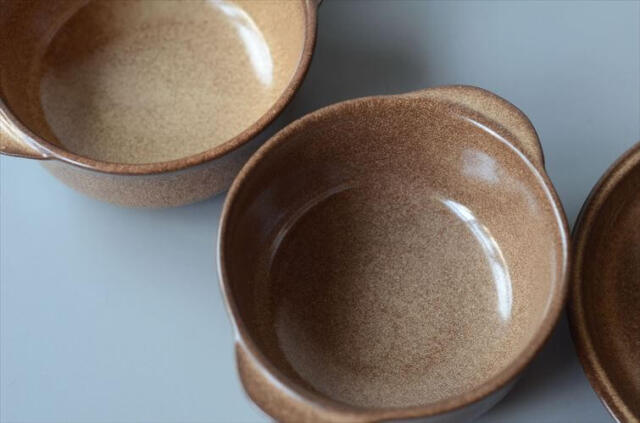 ドイツから 味のあるブラウンのソーサー付 深皿 スープボウル 食器