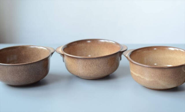 ドイツから 味のあるブラウンのソーサー付 深皿 スープボウル 食器