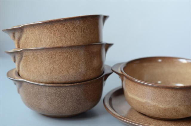 ドイツから 味のあるブラウンのソーサー付 深皿 スープボウル 食器