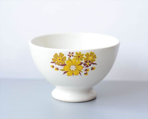 ベルギー製 ヴィンテージ BOCH レトロな花柄のカフェオレボウル ボッホ 磁器 陶器 アンティーク 食器 ヨーロッパ_250909