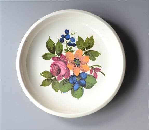 ベルギー製 BOCH きれいな3色のお花のプレート 21.5cm ボッホ フラワー 食器 アンティーク ヴィンテージ