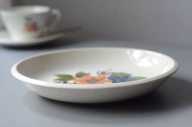 ベルギー製 BOCH きれいな3色のお花のプレート 21.5cm ボッホ フラワー 食器 アンティーク ヴィンテージ