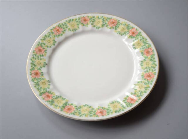ARABIA アラビア MUISTO 17cm プレート お皿 ムイスト 北欧食器 フィンランド Goran Back 陶器 北欧 ヴィンテージ_251114